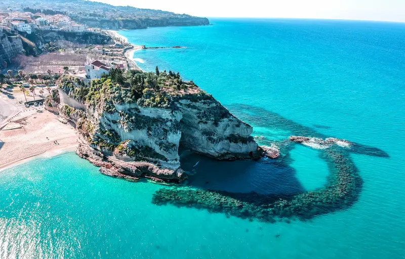 località-di-mare-economiche-in-Italia-calabria costa degli dei calabria italia 2025
